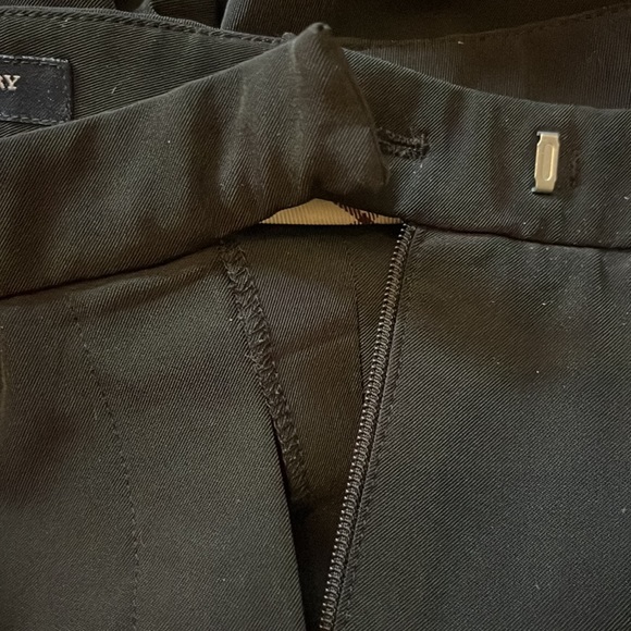 BURBERRY BLACK POLY ELASTANE BLEND STRETCH PANTS IN VERY GOOD CONDITION (6) - Picture 13 of 13